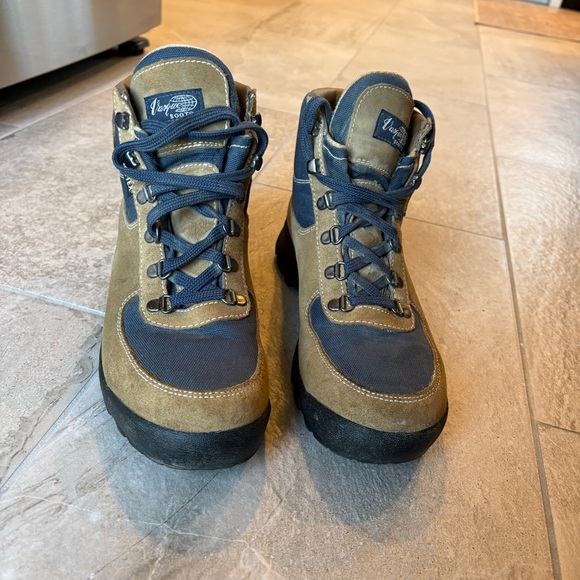 Vasque Skywalk Men's Tan and Navy Boots - Picture 2 of 4
